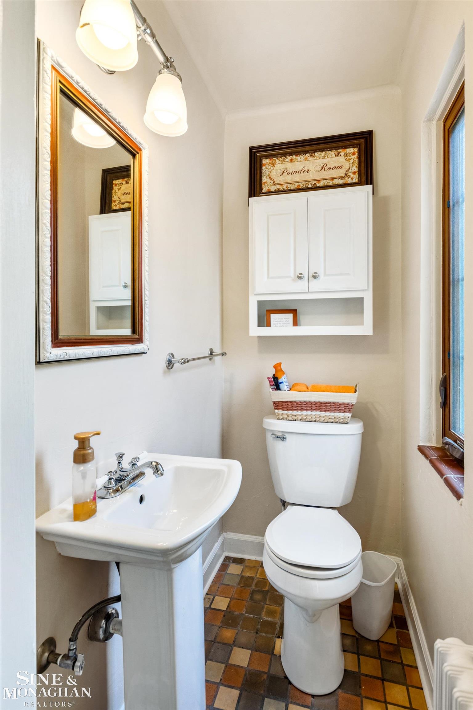 1228 Bedford Road Grosse Pointe, MI 48230 - Photo 18 of 56 Powder Room