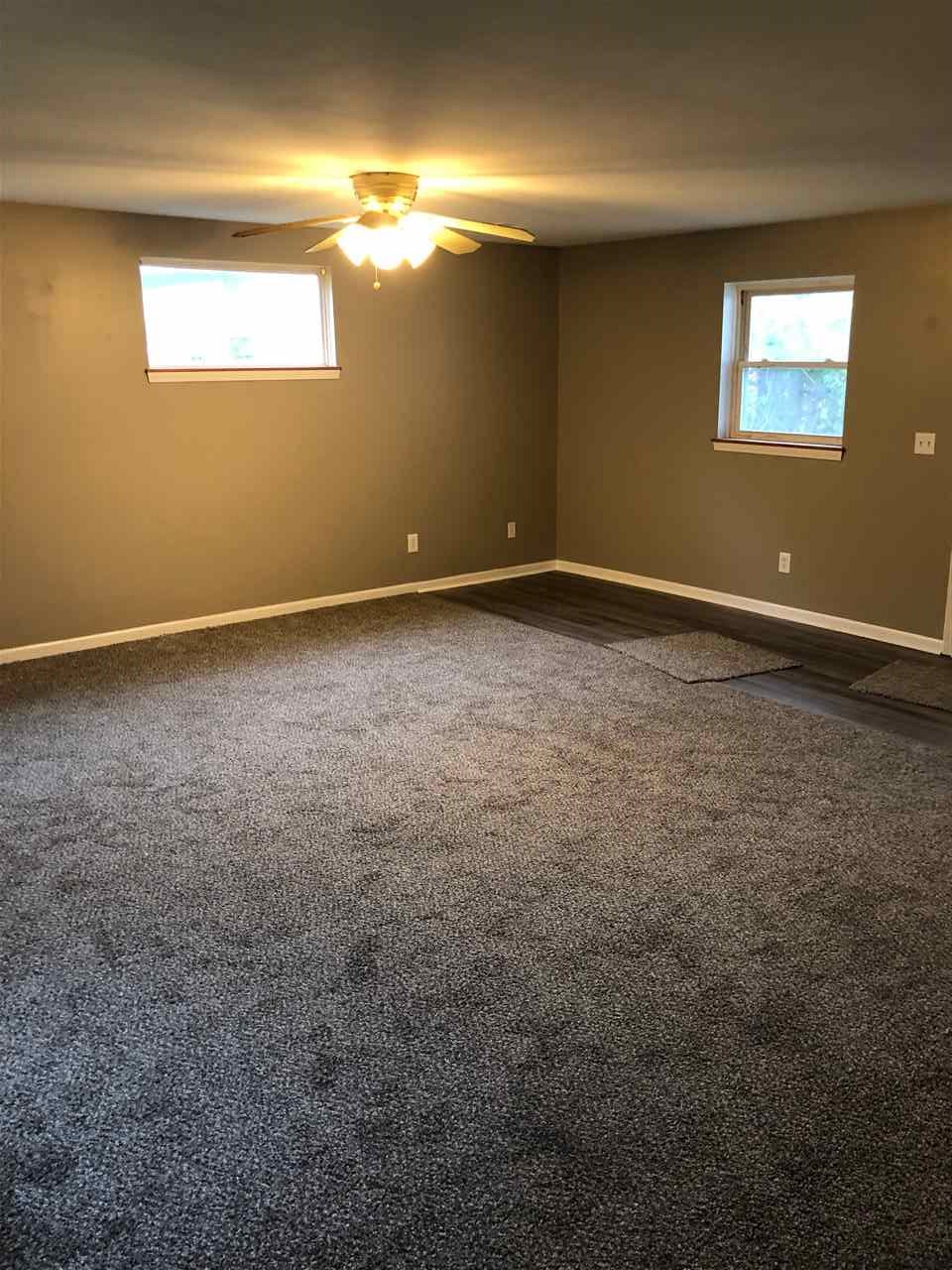 4021 Risedorph Street Burton, MI 48509 - Photo 6 of 11 31385076-5.JPG