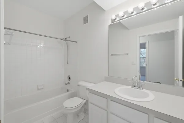 $249,900 | 1313 Brookdale Drive, Carpentersville, IL 60110
