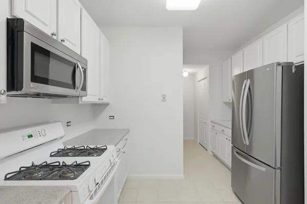 $249,900 | 1313 Brookdale Drive, Carpentersville, IL 60110