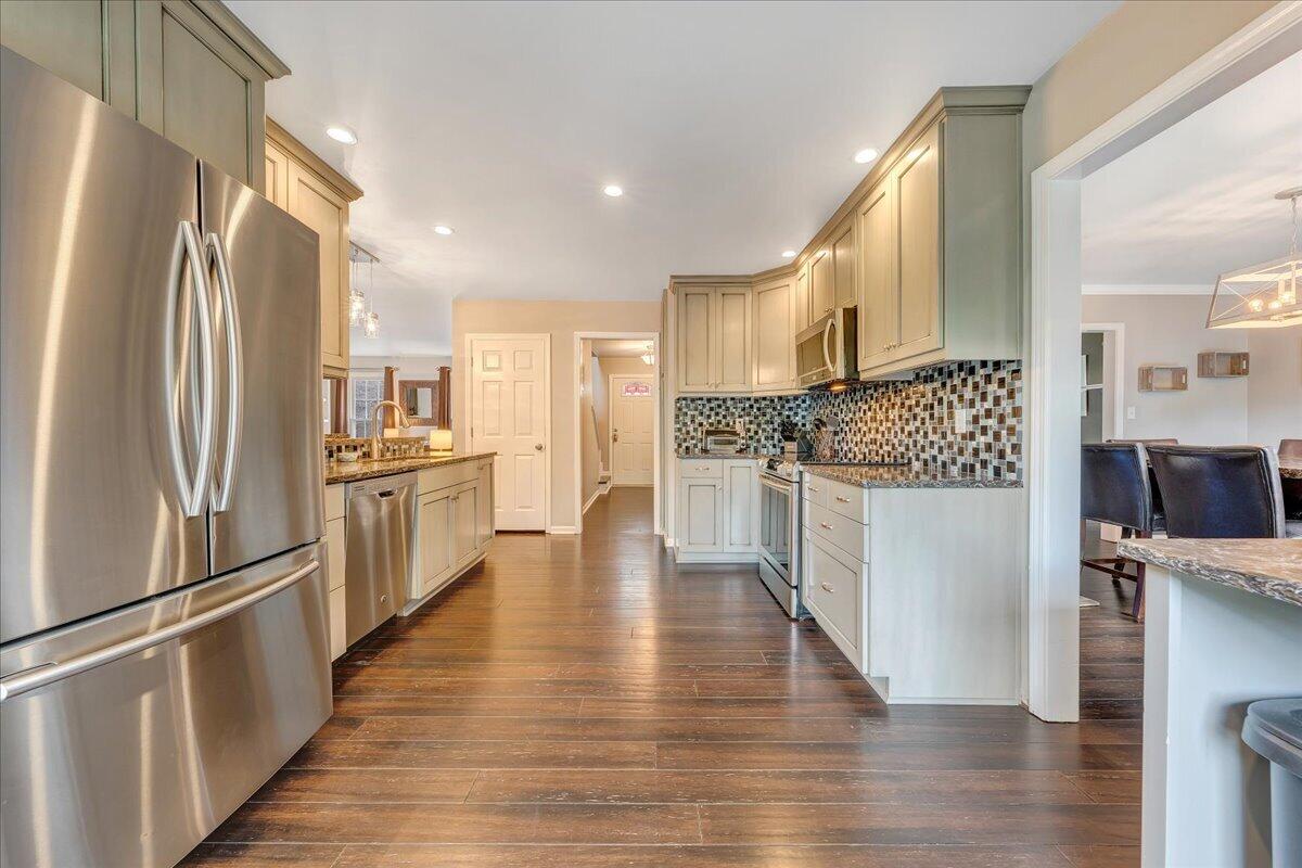 3702 Winding Way Road Southwest Roanoke, VA 24015 - Photo 19 of 80 019-MIB02225
