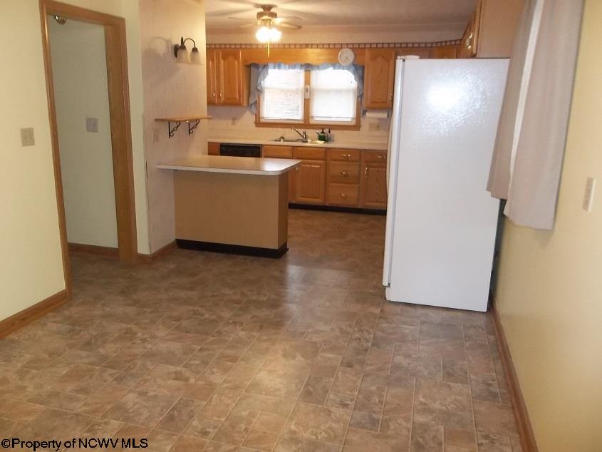 129 Montgomery Road Weston, WV 26452 - Photo 9 of 17 Gallery Image 9