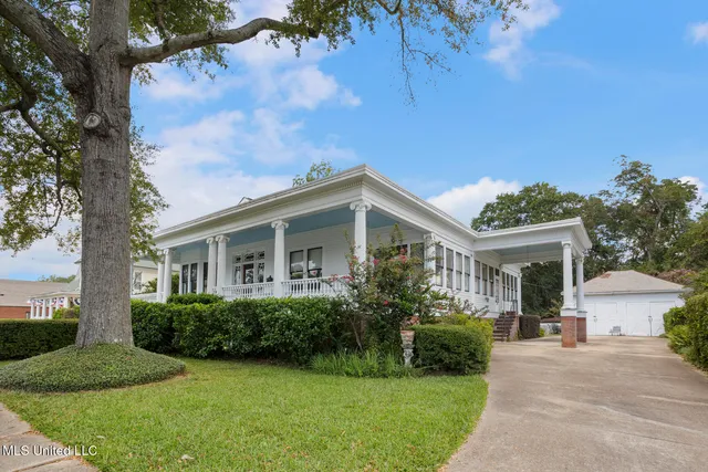 $365,000 | 208 West Georgetown Street, Crystal Springs, MS 39059