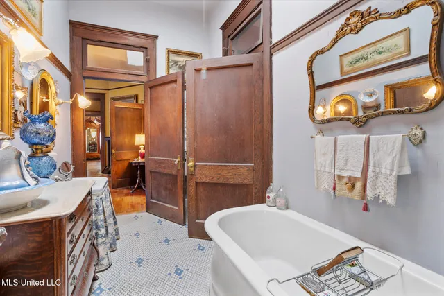 $365,000 | 208 West Georgetown Street, Crystal Springs, MS 39059