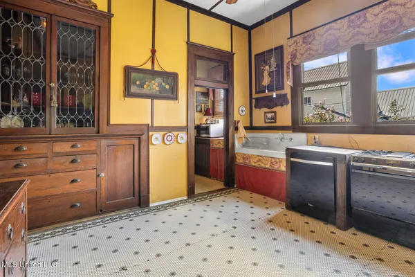 $300,000 | 208 West Georgetown Street, Crystal Springs, MS 39059
