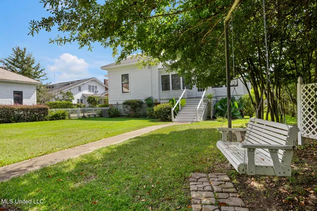 $365,000 | 208 West Georgetown Street, Crystal Springs, MS 39059