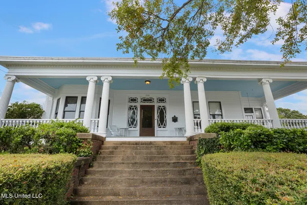 $300,000 | 208 West Georgetown Street, Crystal Springs, MS 39059