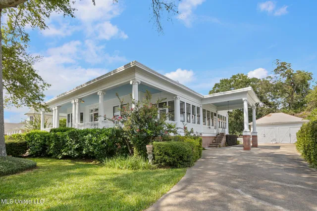 $365,000 | 208 West Georgetown Street, Crystal Springs, MS 39059