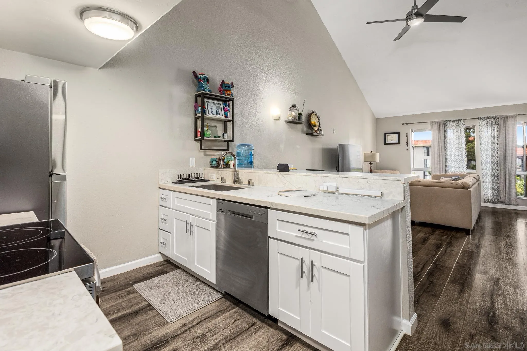 6275 Rancho Mission Road, Unit 303 San Diego, CA 92108 - Photo 6 of 22 Gallery Image 6