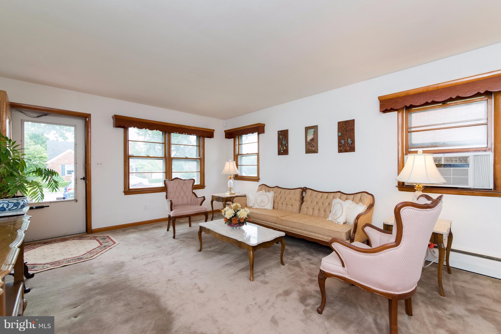 1800 Monumental Road Baltimore, MD 21222 - Photo 2 of 30 Living Room