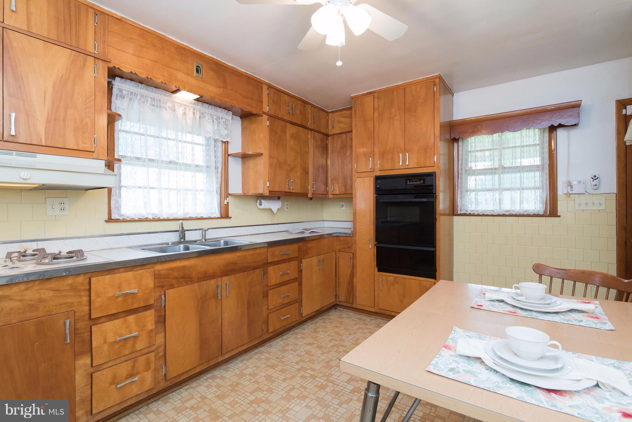 1800 Monumental Road Baltimore, MD 21222 - Photo 12 of 30 Kitchen