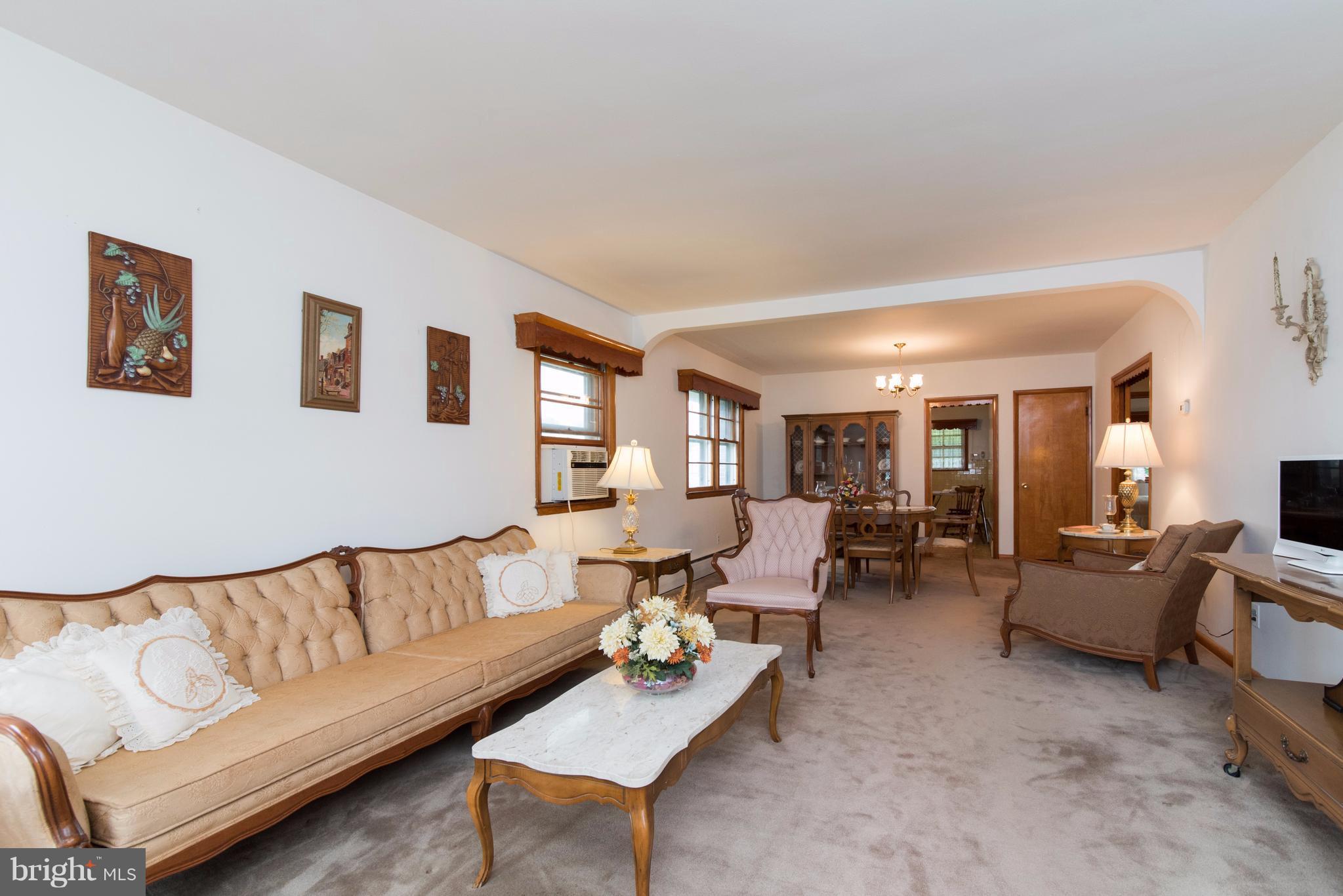 1800 Monumental Road Baltimore, MD 21222 - Photo 3 of 30 Living Room