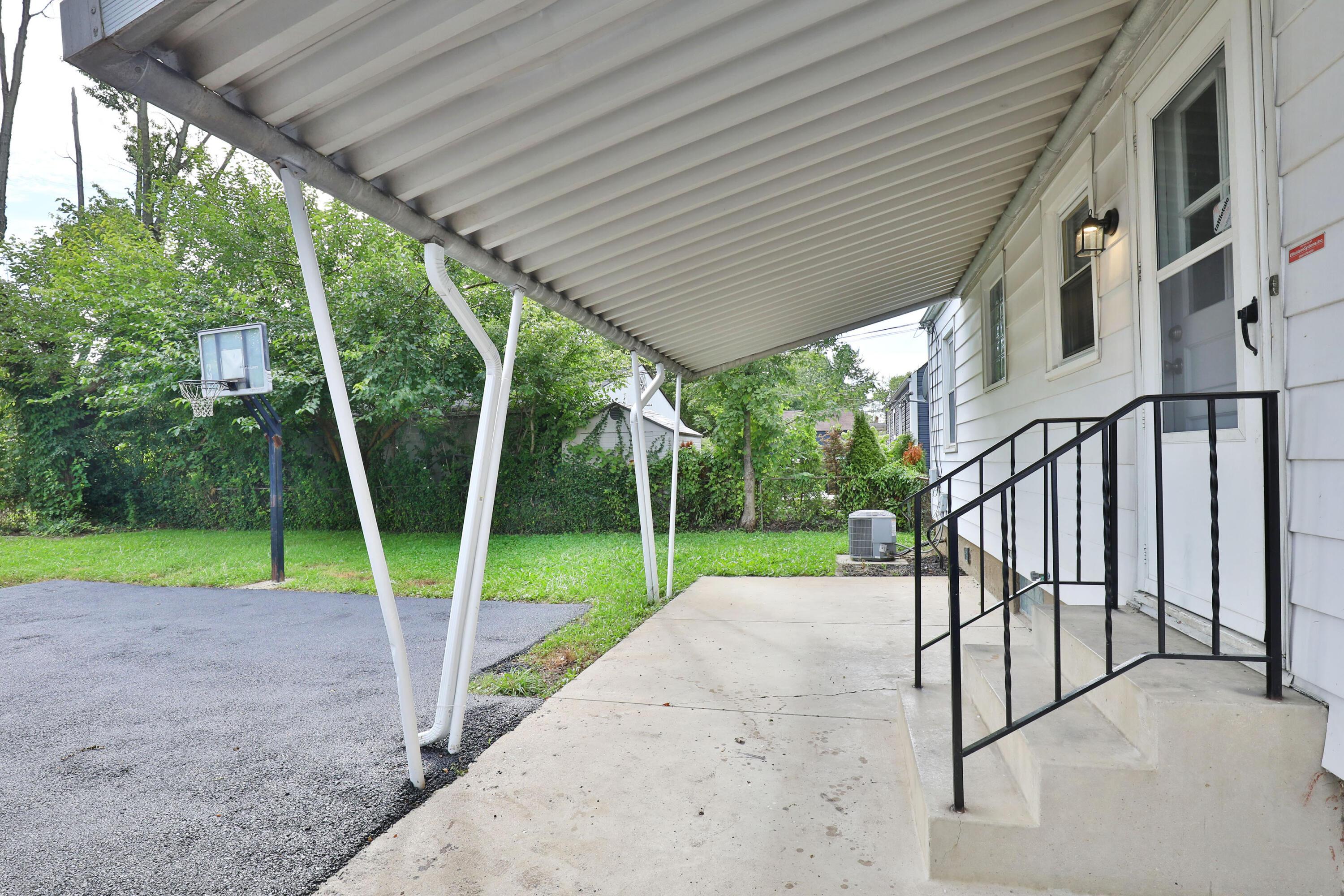 1781 Audrey Road Columbus, OH 43224 - Photo 8 of 38 Gallery Image 8