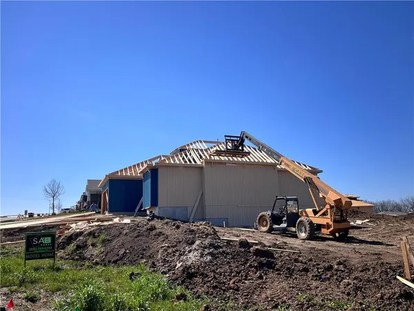 $652,850 | 500 Bentwater Drive, Raymore, MO 64083