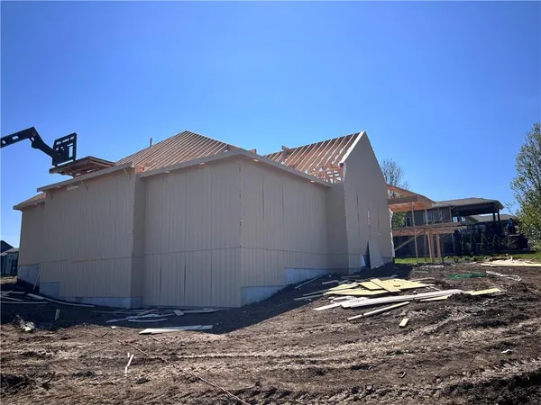 $652,850 | 500 Bentwater Drive, Raymore, MO 64083