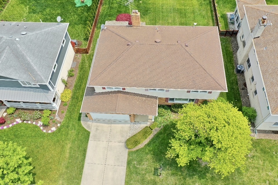 123 South Ridge Avenue Arlington Heights, IL 60005 - Photo 32 of 37 an aerial view of a house with a garden and a yard