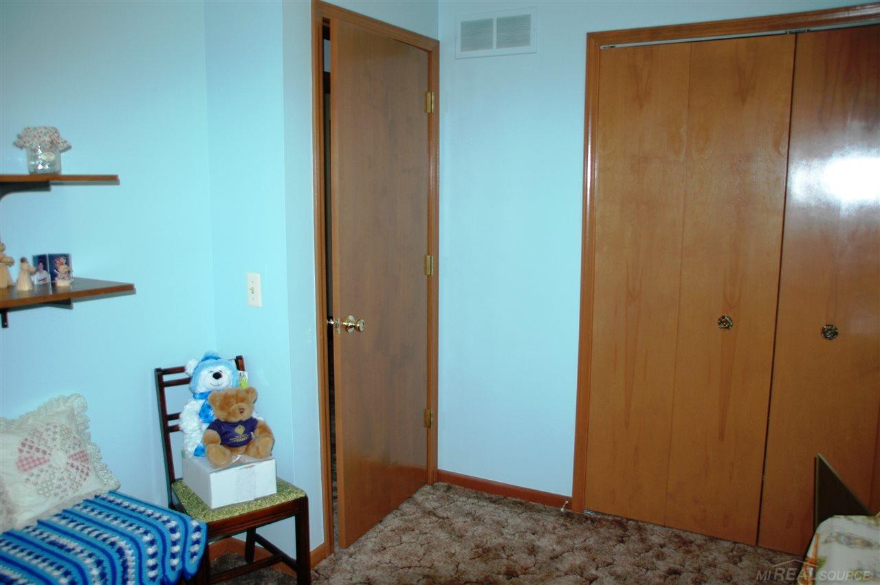 56395 Fairchild Road Macomb, MI 48042 - Photo 16 of 22 Gallery Image 16