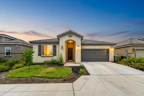 $412,500 | 1140 Wasatch Drive, Madera, CA 93638