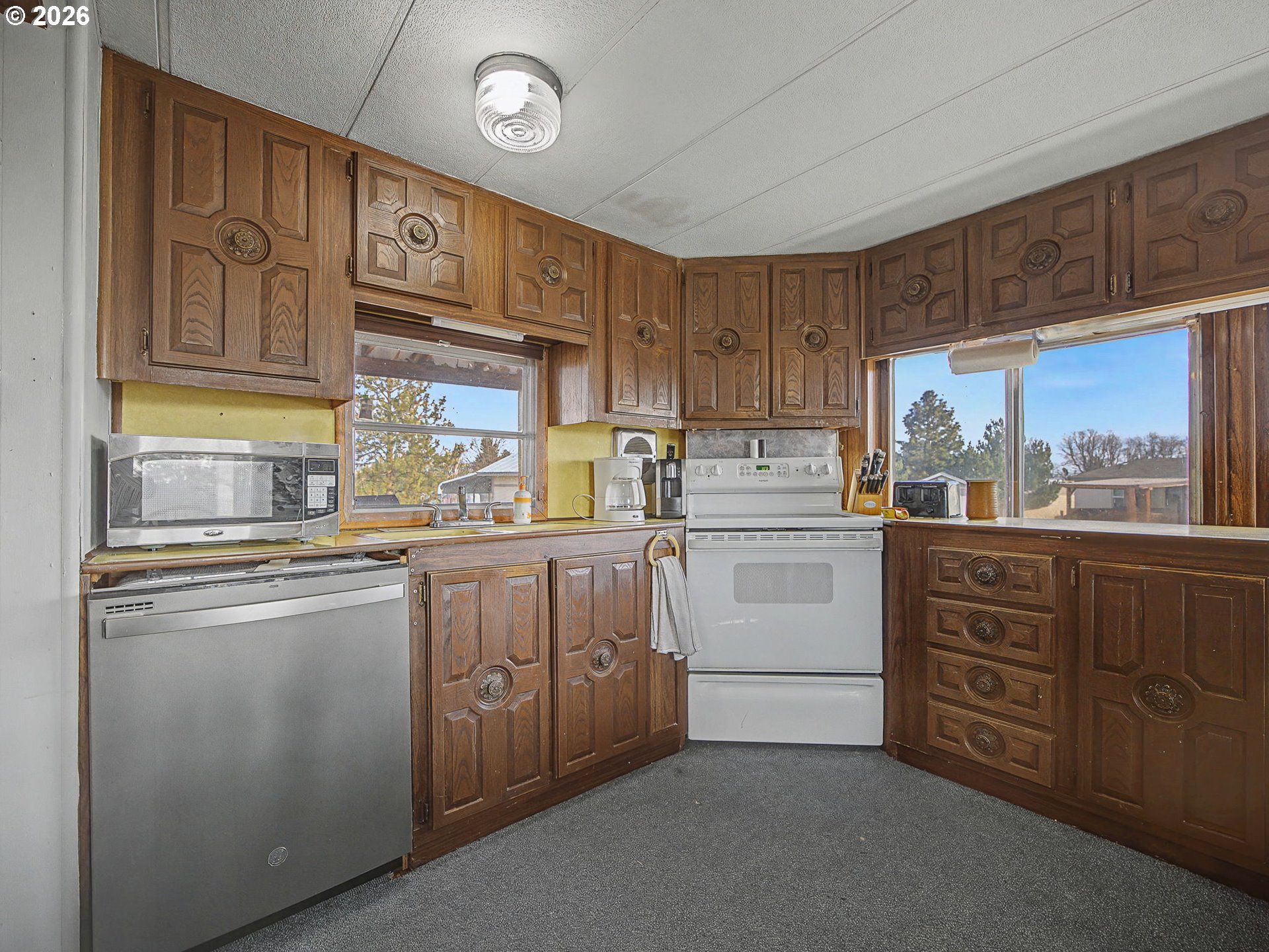 288 South Molly Ann Road Tygh Valley, OR 97063 - Photo 12 of 44 Kitchen/Nook