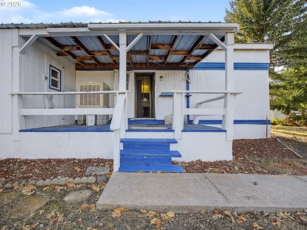 $235,000 | 288 South Molly Ann Road, Tygh Valley, OR 97063