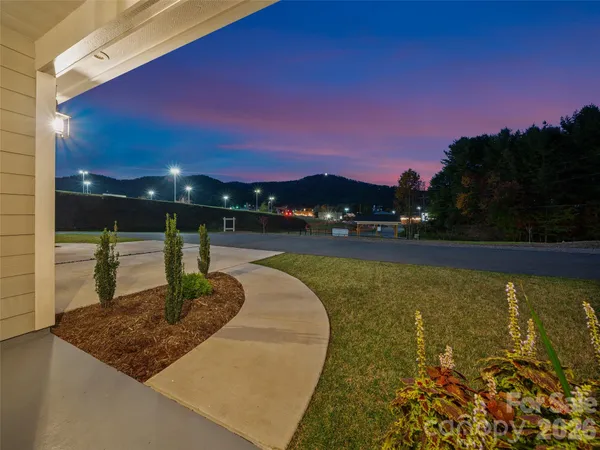 $399,000 | 100 Red Twig Lane, Unit 103, Burnsville, NC 28714