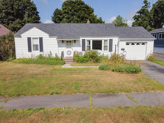 $159,900 | 30 Spruce Street, East Millinocket, ME 04430