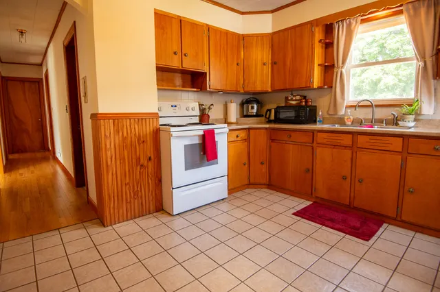 $159,900 | 30 Spruce Street, East Millinocket, ME 04430