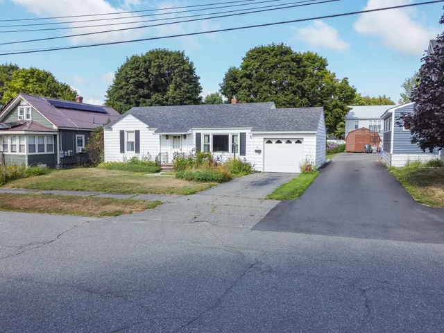 $159,900 | 30 Spruce Street, East Millinocket, ME 04430