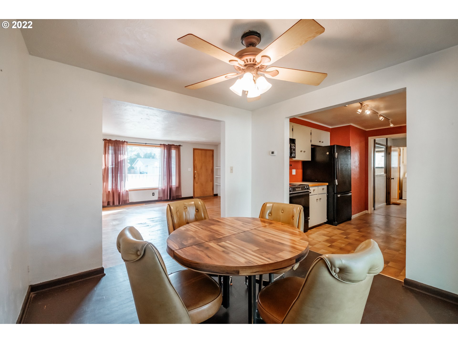 4861 Lone Oak Road Southeast Salem, OR 97302 - Photo 3 of 32 Gallery Image 3