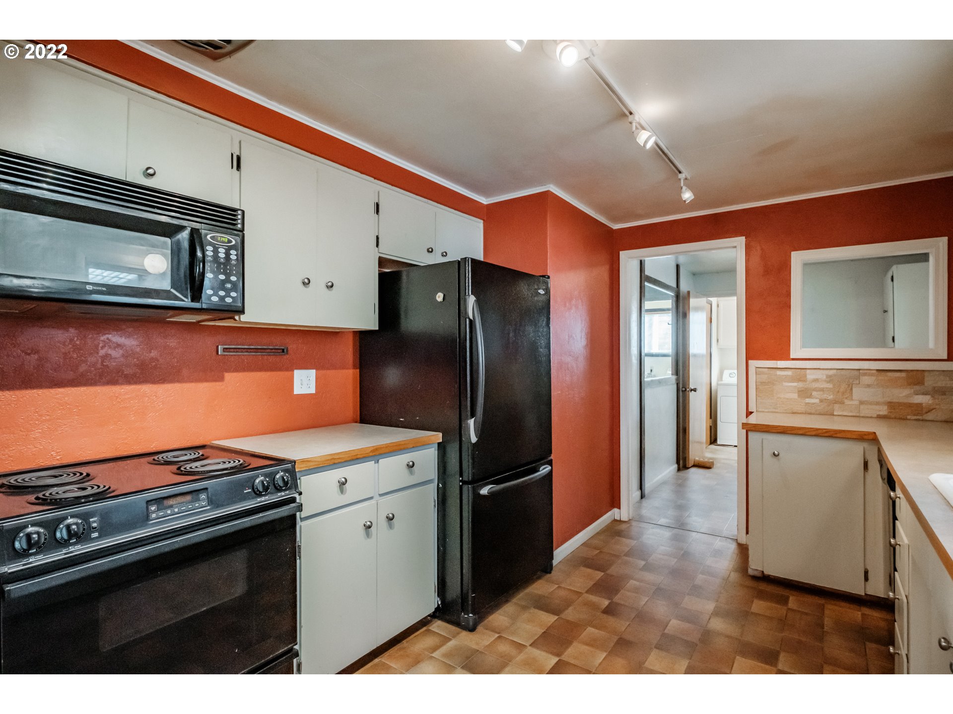 4861 Lone Oak Road Southeast Salem, OR 97302 - Photo 5 of 32 Gallery Image 5