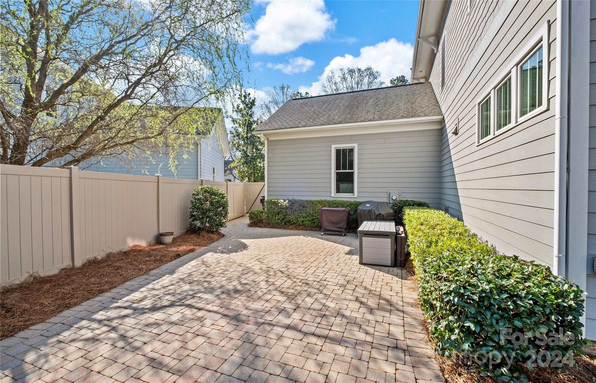 149 McAlway Road Charlotte, NC 28211 - Photo 46 of 48 a backyard of a house