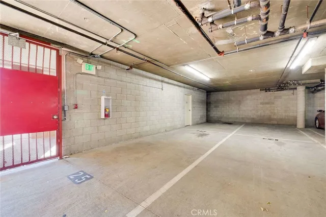 $639,000 | 9610 Zelzah Avenue, Unit 301, Northridge, CA 91325