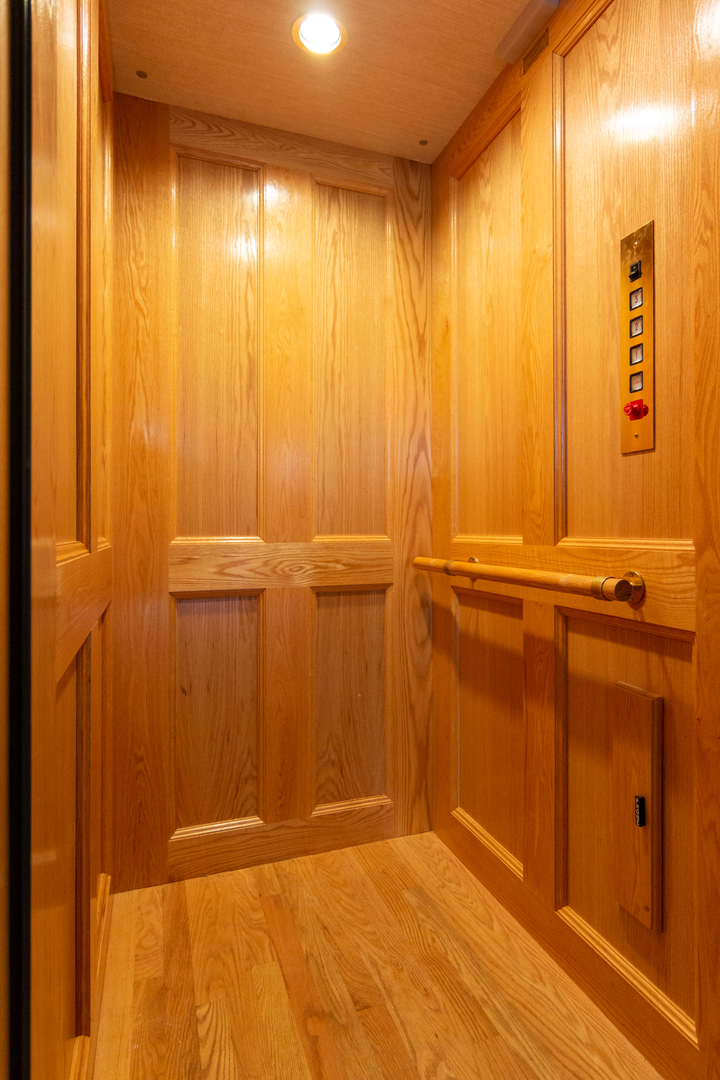 26 Willowcrest Drive Oak Brook, IL 60523 - Photo 12 of 17