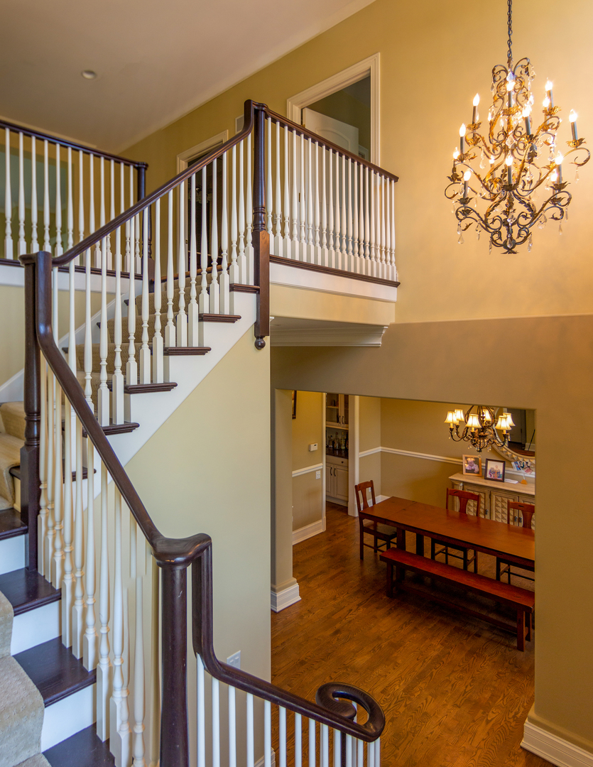 26 Willowcrest Drive Oak Brook, IL 60523 - Photo 15 of 17 a view of entryway livingroom and hall