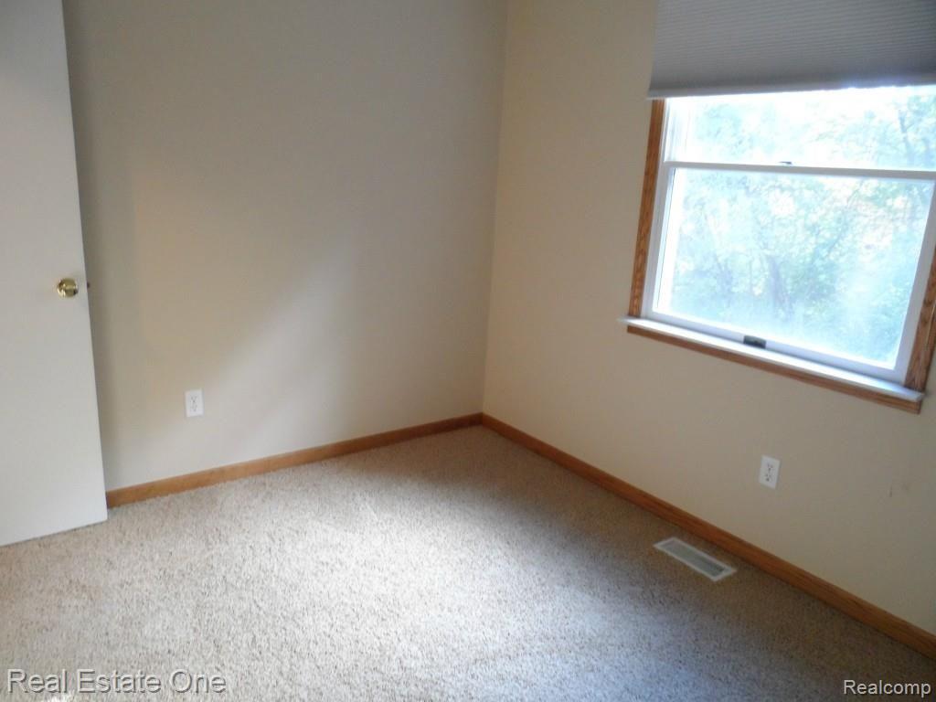 2684 Cole Road Lake Orion, MI 48362 - Photo 26 of 31 This optional room could be an Office/Nursery/Bedroom
