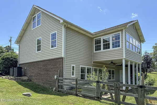 $679,900 | 618 Laurie Leigh Lane, Dandridge, TN 37725
