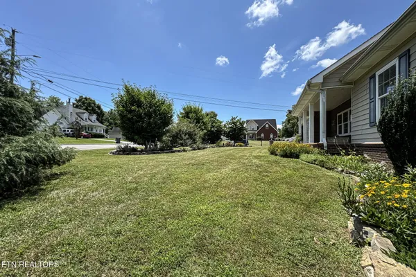 $679,900 | 618 Laurie Leigh Lane, Dandridge, TN 37725