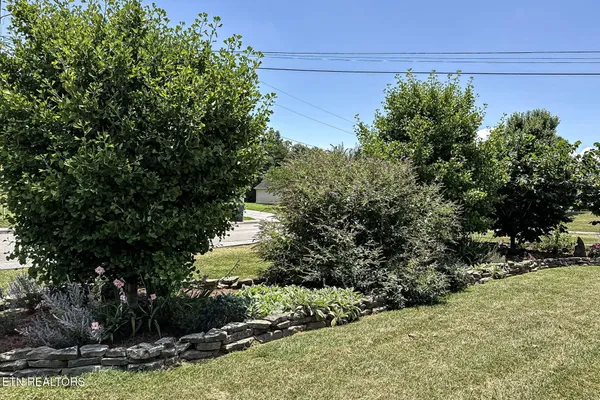 $679,900 | 618 Laurie Leigh Lane, Dandridge, TN 37725