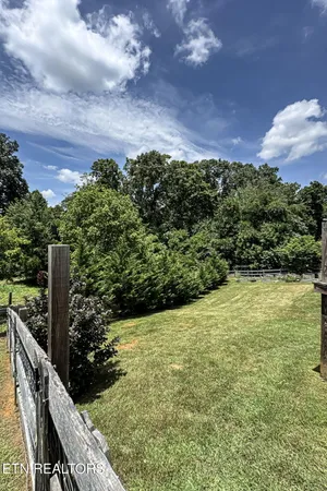 $679,900 | 618 Laurie Leigh Lane, Dandridge, TN 37725