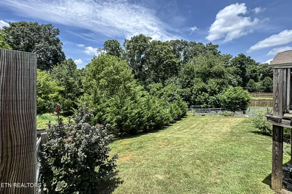 $679,900 | 618 Laurie Leigh Lane, Dandridge, TN 37725