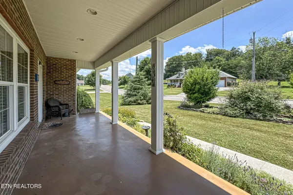$679,900 | 618 Laurie Leigh Lane, Dandridge, TN 37725