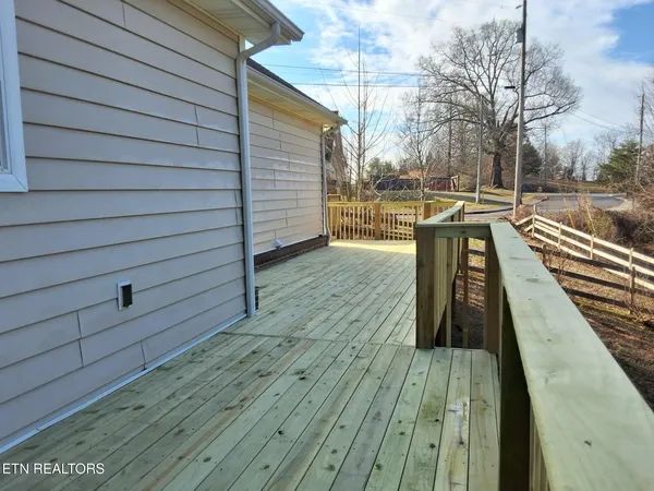 $679,900 | 618 Laurie Leigh Lane, Dandridge, TN 37725