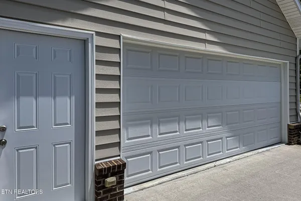 $679,900 | 618 Laurie Leigh Lane, Dandridge, TN 37725