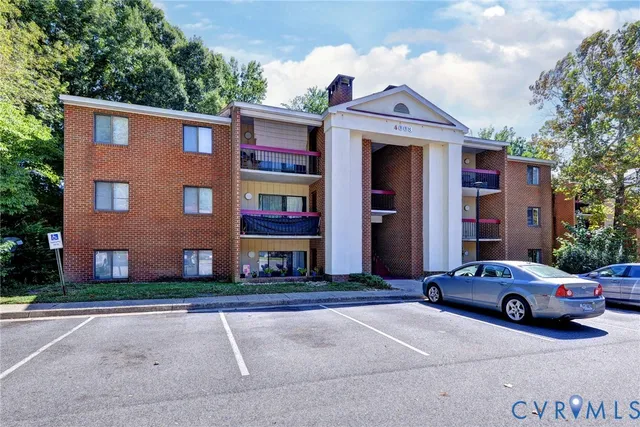 $174,900 | 4003 Governors Square, Unit 1, Williamsburg, VA 23188