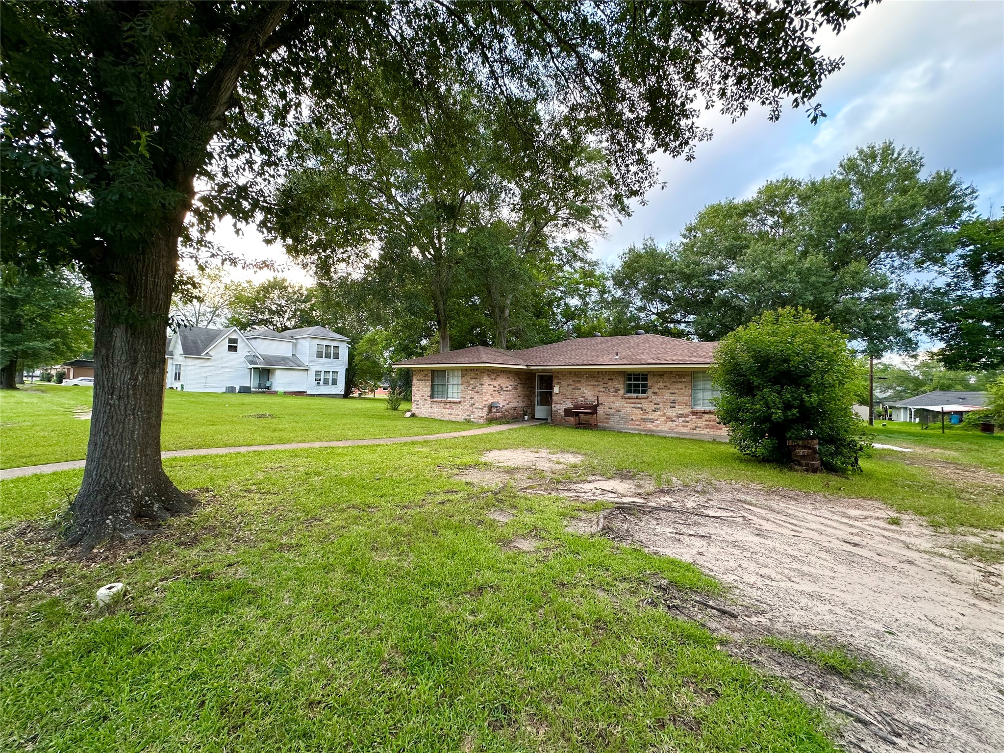 213 East Rhodes Avenue Lufkin, TX 75901 - Photo 4 of 19