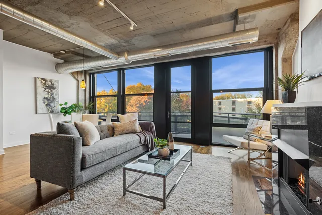 $399,000 | 1151 West 14th Place, Unit 238, Chicago, IL 60608