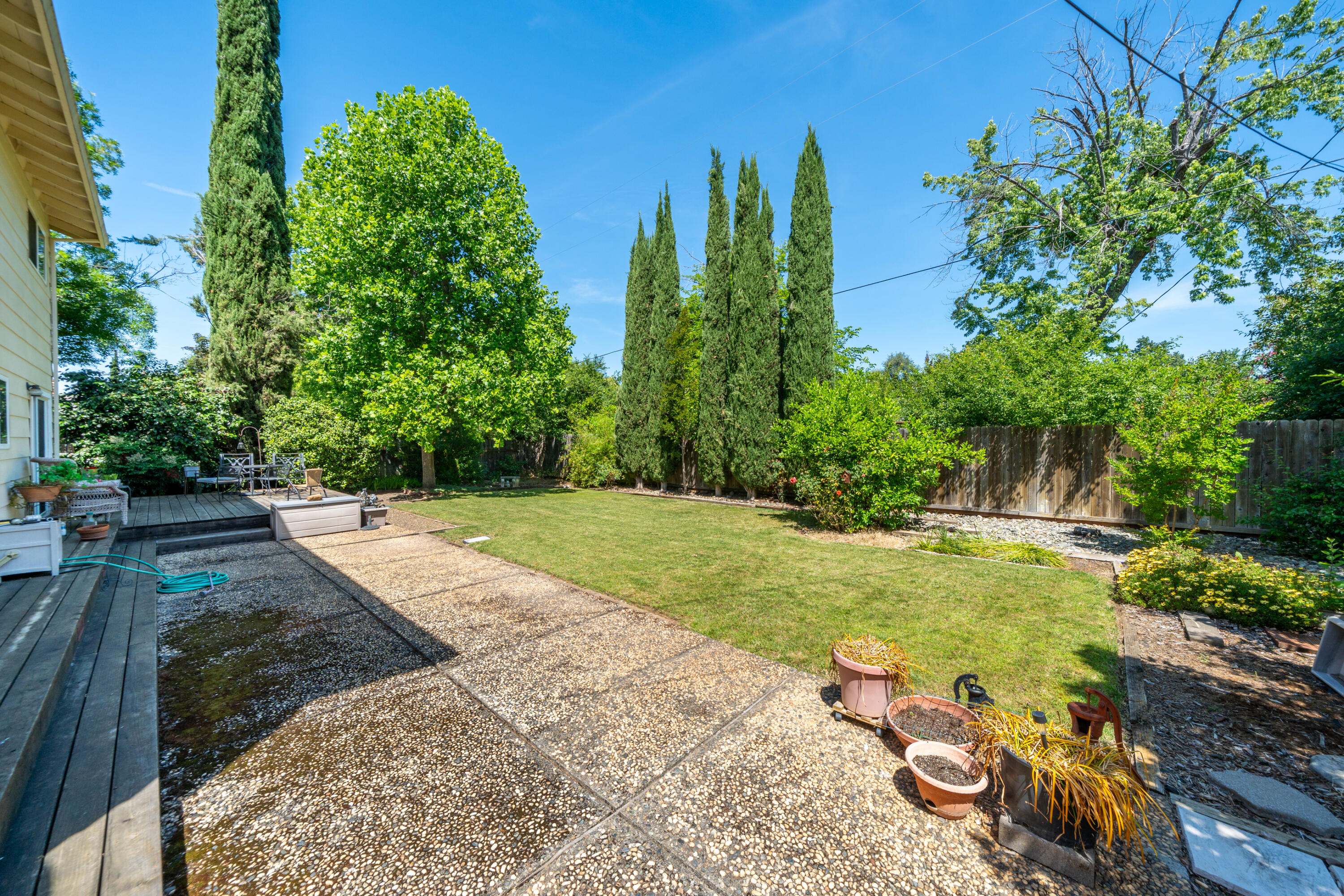 596 Estate Street Redding, CA 96002 - Photo 21 of 29 596 Estate St-48