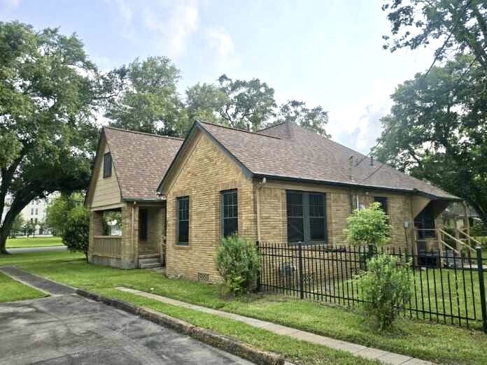 229 East Cedar Street Angleton, TX 77515 - Photo 21 of 22