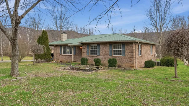 $359,999 | 7610 Highway 50, Pelham, TN 37366