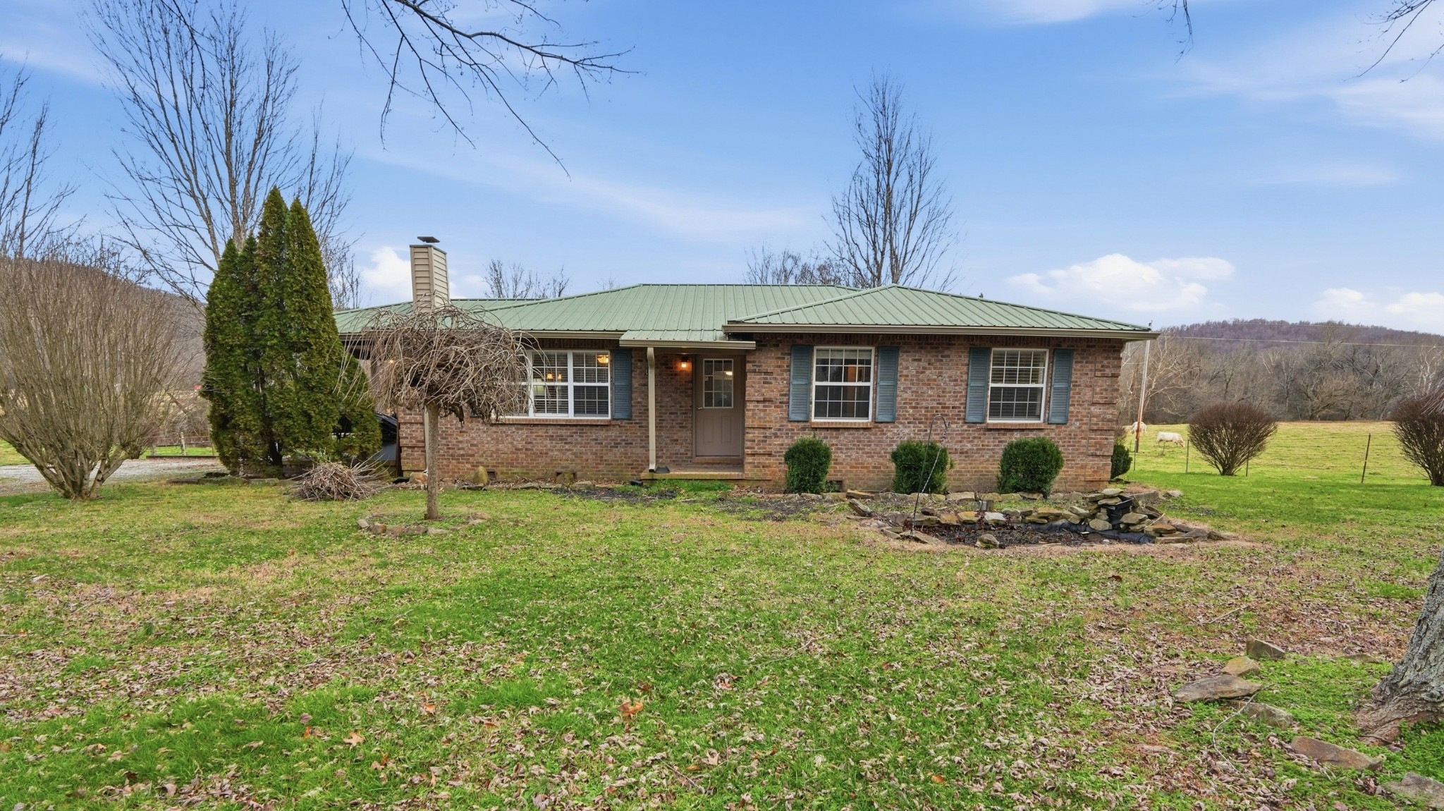 7610 Highway 50 Pelham, TN 37366 - Photo 4 of 55